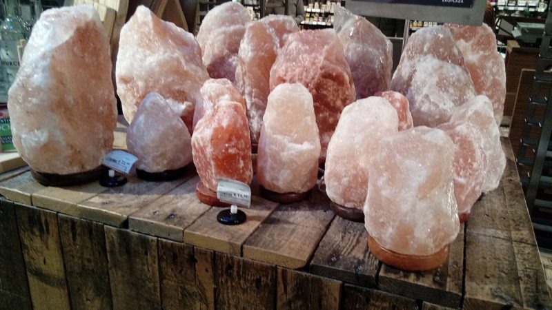 Uncovering the Truth Behind Himalayan Salt Lamps: Separating Fact from Fiction